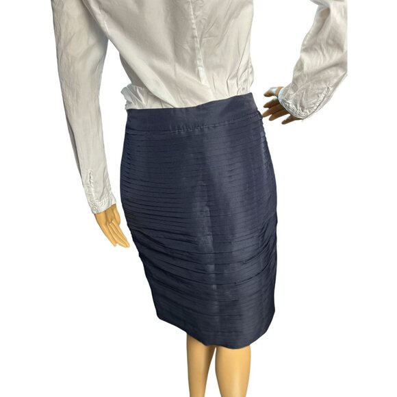 (5 for $25) down east Professional pencil skirt in navy Size 4 - Picture 7 of 9